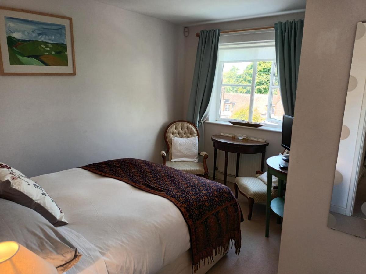 Chez Jo Bed & Breakfast *